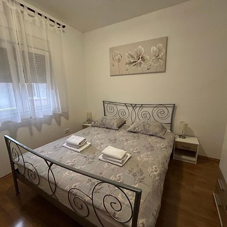 Apartman Petra Kaštela Екстериор снимка